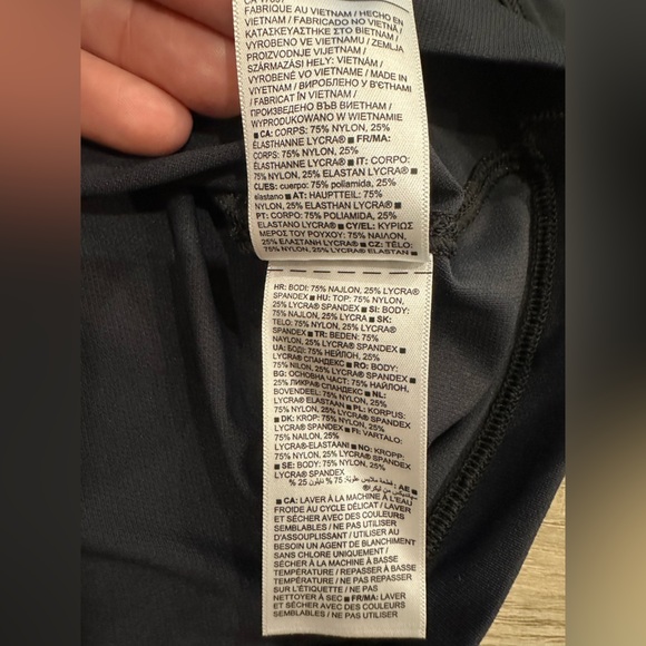 Athleta Sunchaser UPF Long Sleeve Top – Black – XL - Picture 6 of 11